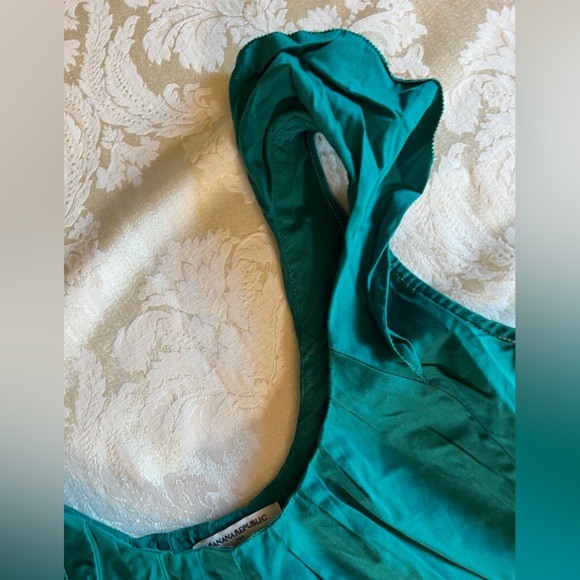 Women’s Banana Republic Sage Green Dress with ruffles - Picture 4 of 5